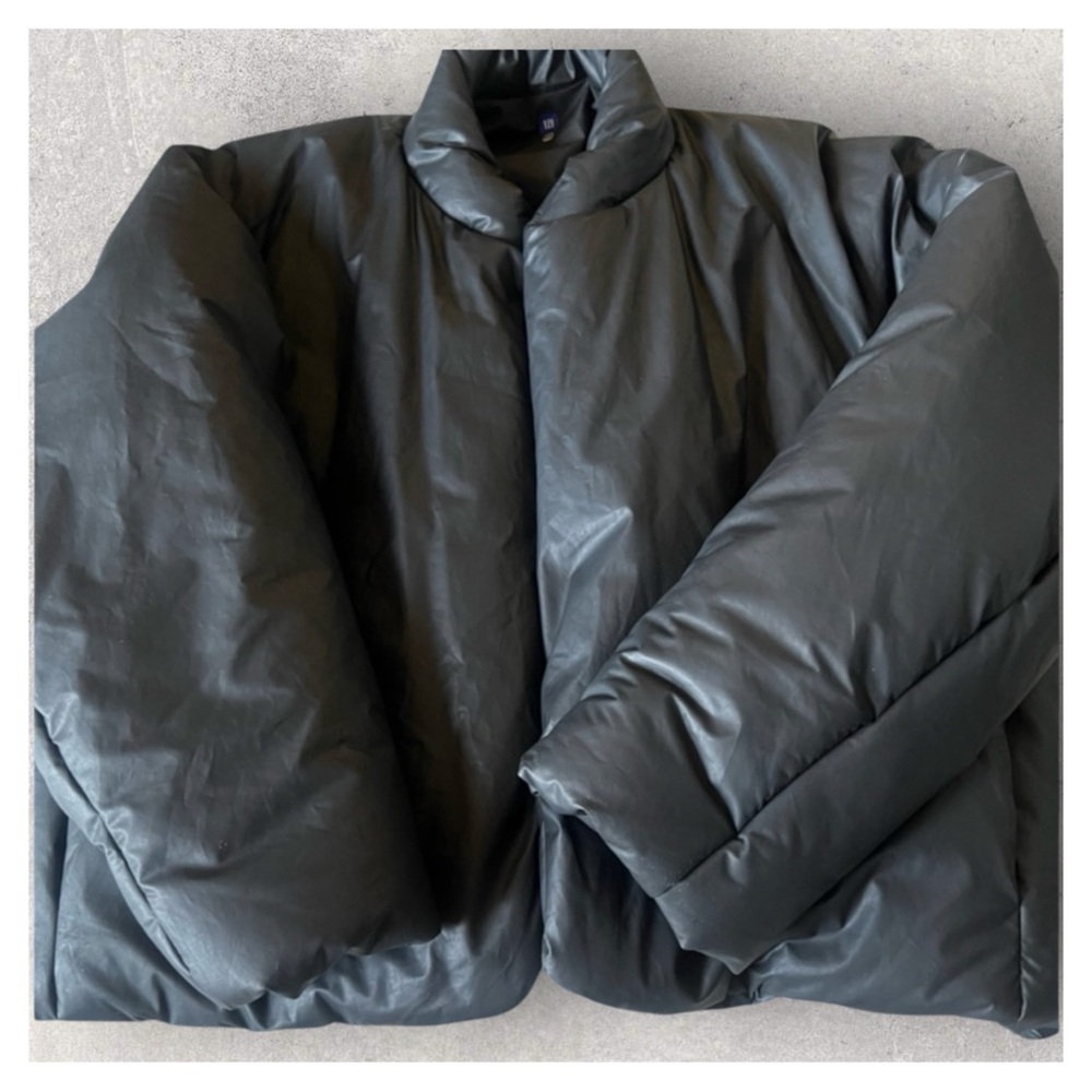 Yeezy Gap Round Puffer Jacket Matte Black Large